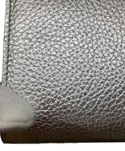 JIMMY CHOO（ジミーチュウ）JIMMY CHOO (ジミーチュウ) LONI metallic coated fabric シルバー 未使用品の古着・服飾アイテム
