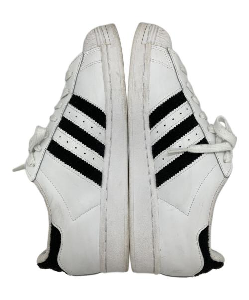 adidas（アディダス）adidas (アディダス) スニーカー ホワイト サイズ:26.5cmの古着・服飾アイテム