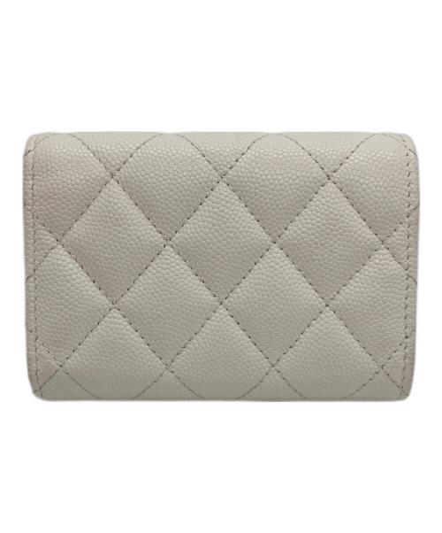 CHANEL（シャネル）CHANEL (シャネル) キャビアスキンレザー3つ折り財布 ホワイトの古着・服飾アイテム