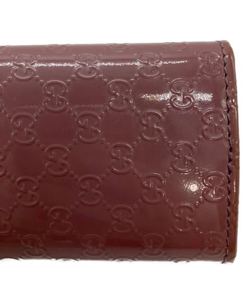 GUCCI（グッチ）GUCCI (グッチ) マイクログッチシマ パテントレザーキーケース ピンクの古着・服飾アイテム