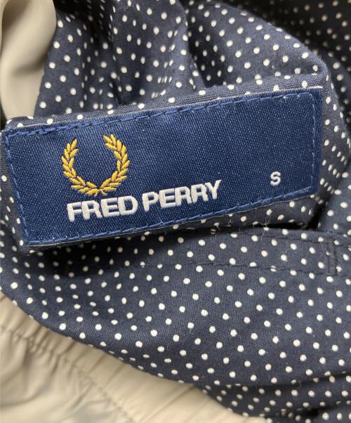 FRED PERRY（フレッドペリー）FRED PERRY (フレッドペリー) ナイロンフーデットリバーシブルジャケット グレー×ネイビー サイズ:Sの古着・服飾アイテム