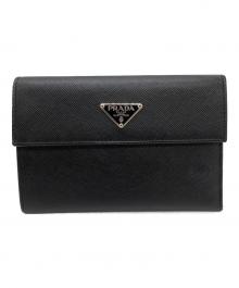 PRADA（プラダ）の古着「サフィアーノレザーミディアムウォレット」｜ブラック