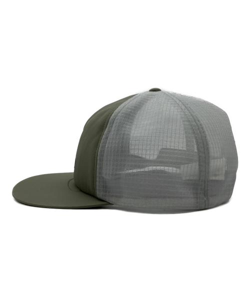 ARC'TERYX（アークテリクス）ARC'TERYX (アークテリクス) LOGO TRUCKER FLAT CAP グレー サイズ:Freeの古着・服飾アイテム