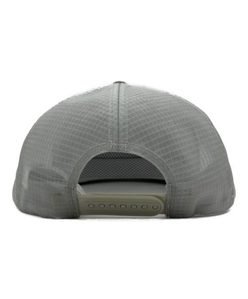 ARC'TERYX（アークテリクス）ARC'TERYX (アークテリクス) LOGO TRUCKER FLAT CAP グレー サイズ:Freeの古着・服飾アイテム