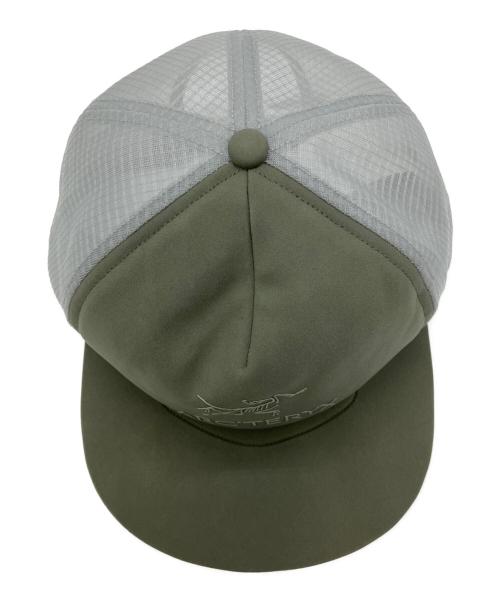 ARC'TERYX（アークテリクス）ARC'TERYX (アークテリクス) LOGO TRUCKER FLAT CAP グレー サイズ:Freeの古着・服飾アイテム
