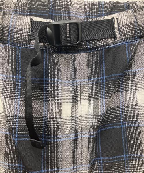 koti BEAUTY&YOUTH（コティ ビューティーアンドユース）koti BEAUTY&YOUTH (コティ ビューティーアンドユース) WOOL 2P EASY PANTS グレー サイズ:XLの古着・服飾アイテム