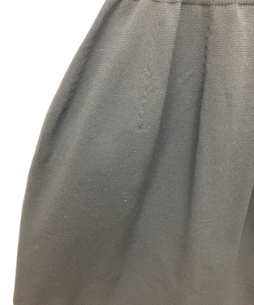 BEARDSLEY（ビアズリー）BEARDSLEY (ビアズリー) コクーンシルエットニットスカート ブラック サイズ:Freeの古着・服飾アイテム