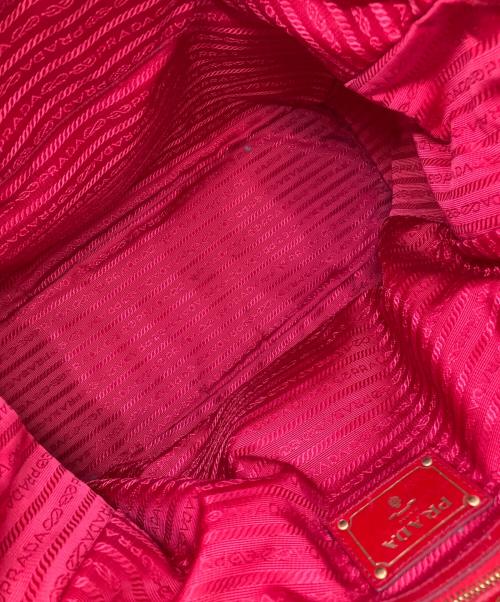 PRADA（プラダ）PRADA (プラダ) ヴィッテロシャイン2wayバッグ レッドの古着・服飾アイテム