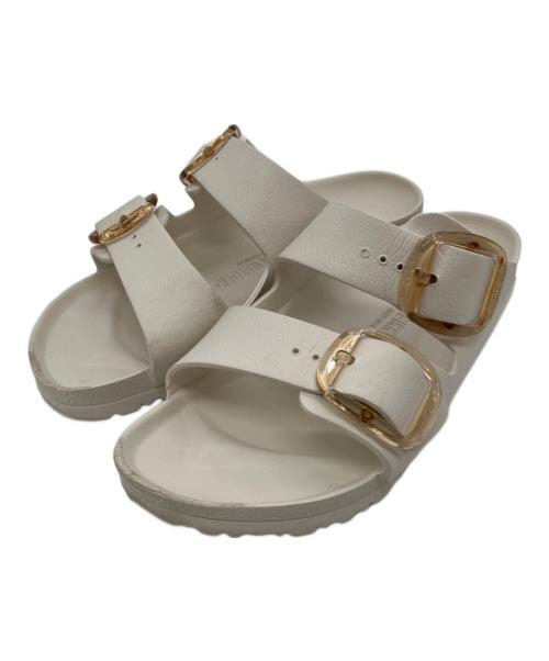 BIRKENSTOCK（ビルケンシュトック）BIRKENSTOCK (ビルケンシュトック) アリゾナビッグバックルサンダル ホワイト サイズ:25.0cmの古着・服飾アイテム