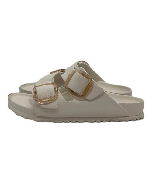 BIRKENSTOCK（ビルケンシュトック）BIRKENSTOCK (ビルケンシュトック) アリゾナビッグバックルサンダル ホワイト サイズ:25.0cmの古着・服飾アイテム