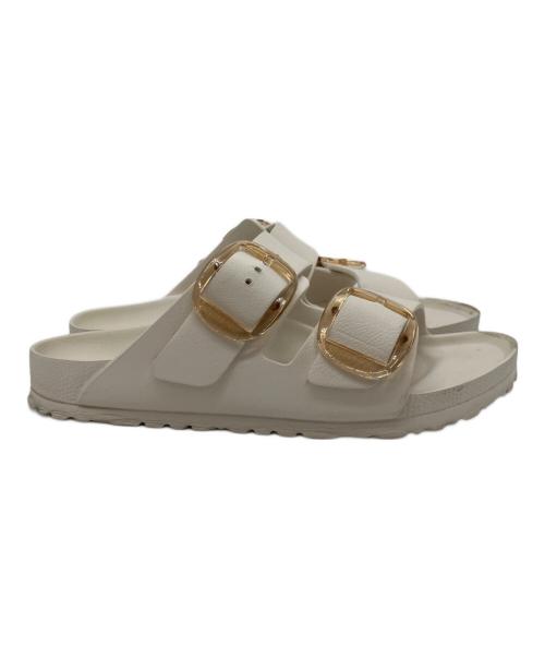 BIRKENSTOCK（ビルケンシュトック）BIRKENSTOCK (ビルケンシュトック) アリゾナビッグバックルサンダル ホワイト サイズ:25.0cmの古着・服飾アイテム