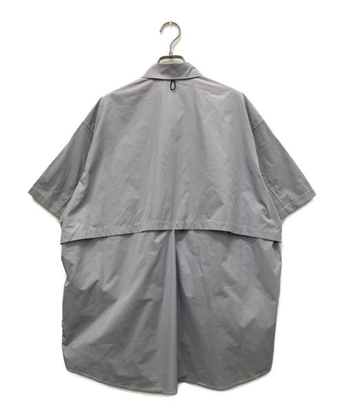PAPERSKY（ペーパースカイ）PAPERSKY (ペーパースカイ) HIKE&BIKE CAVE BIG HALF SHIRT グレー サイズ:Mの古着・服飾アイテム