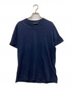 PRADAプラダ）の古着「バックトライアングルロゴVネックTシャツ」｜ネイビー