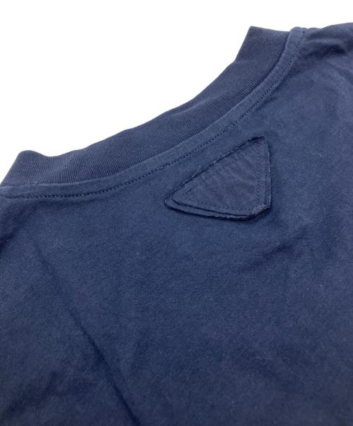 PRADA（プラダ）PRADA (プラダ) バックトライアングルロゴVネックTシャツ ネイビー サイズ:Lの古着・服飾アイテム