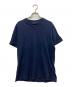 PRADA（プラダ）の古着「バックトライアングルロゴVネックTシャツ」｜ネイビー
