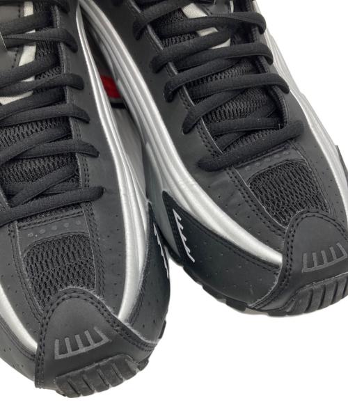 NIKE（ナイキ）NIKE (ナイキ) SHOX R4 METALLIC SILVER/METALLIC SILVER-BLACK ブラック×シルバー サイズ:28.0cmの古着・服飾アイテム
