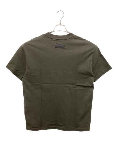 FOG ESSENTIALS（フィアオブゴッド エッセンシャル）FOG ESSENTIALS (フィアオブゴッド エッセンシャル) ロゴTシャツ オリーブ サイズ:Mの古着・服飾アイテム