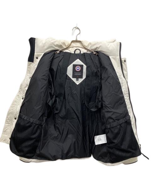 CANADA GOOSE（カナダグース）CANADA GOOSE (カナダグース) Wyndham Parka ホワイト サイズ:Sの古着・服飾アイテム