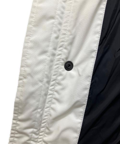 CANADA GOOSE（カナダグース）CANADA GOOSE (カナダグース) Wyndham Parka ホワイト サイズ:Sの古着・服飾アイテム