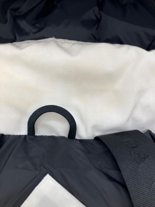 CANADA GOOSE（カナダグース）CANADA GOOSE (カナダグース) Wyndham Parka ホワイト サイズ:Sの古着・服飾アイテム