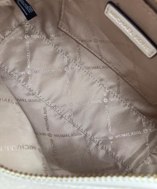 MICHAEL KORS（マイケルコース）MICHAEL KORS (マイケルコース) THOMPSON サッチェル エクストラスモール ホワイトの古着・服飾アイテム