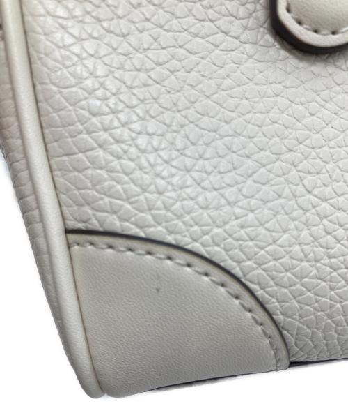 MICHAEL KORS（マイケルコース）MICHAEL KORS (マイケルコース) THOMPSON サッチェル エクストラスモール ホワイトの古着・服飾アイテム
