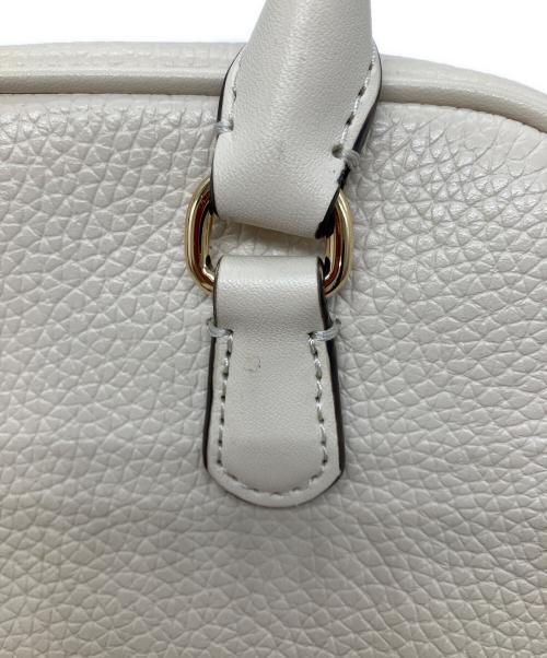 MICHAEL KORS（マイケルコース）MICHAEL KORS (マイケルコース) THOMPSON サッチェル エクストラスモール ホワイトの古着・服飾アイテム