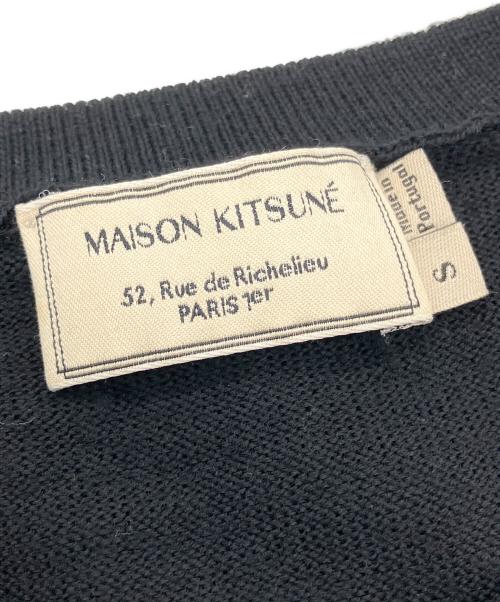 maison kitsune（メゾンキツネ）MAISON KITSUNE (メゾンキツネ) ワンポイント半袖ニット ブラック サイズ:Sの古着・服飾アイテム