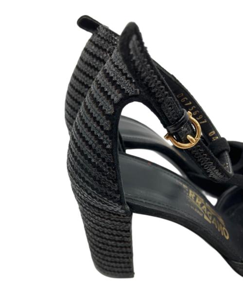 Salvatore Ferragamo（サルヴァトーレ フェラガモ）Salvatore Ferragamo (サルヴァトーレ フェラガモ) Fergie　ストラップサンダル ブラック サイズ:6 1/2の古着・服飾アイテム