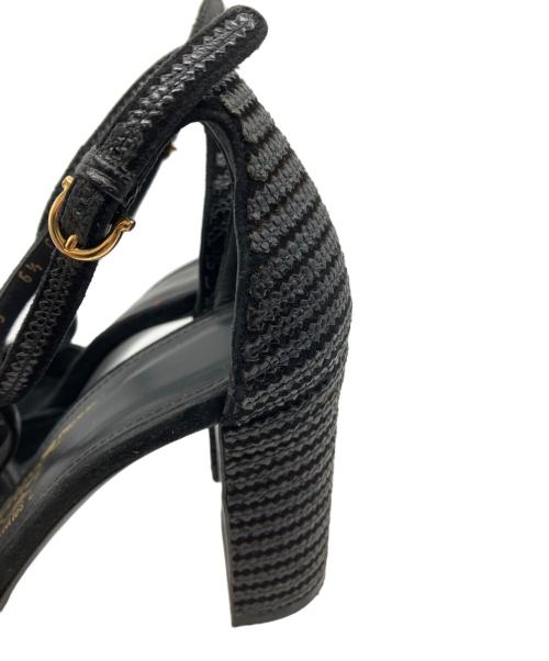 Salvatore Ferragamo（サルヴァトーレ フェラガモ）Salvatore Ferragamo (サルヴァトーレ フェラガモ) Fergie　ストラップサンダル ブラック サイズ:6 1/2の古着・服飾アイテム