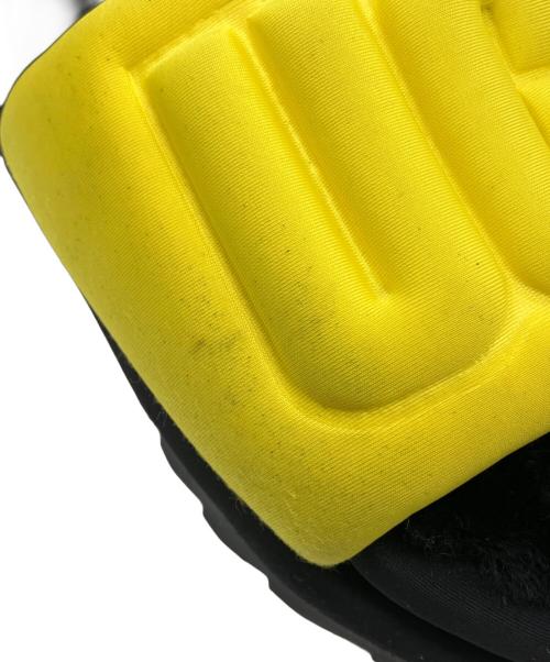 UGG（アグ）UGG (アグ) Maxi Graphic Slide ブラック×イエロー サイズ:24.0cmの古着・服飾アイテム