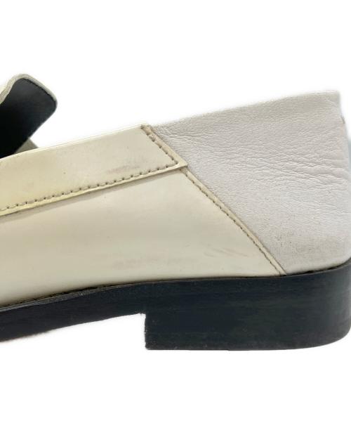 Maison Margiela（メゾンマルジェラ）Maison Margiela (メゾンマルジェラ) ホワイトレザーコインローファー アイボリー サイズ:35の古着・服飾アイテム