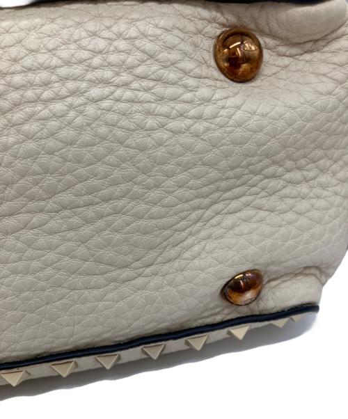 VALENTINO（ヴァレンティノ）VALENTINO (ヴァレンティノ) ロックスタッズ2WAYバッグ アイボリーの古着・服飾アイテム