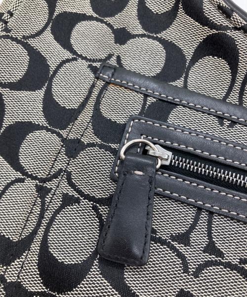 COACH（コーチ）COACH (コーチ) シグネチャー ホーボーワンショルダーバッグ ブラックの古着・服飾アイテム