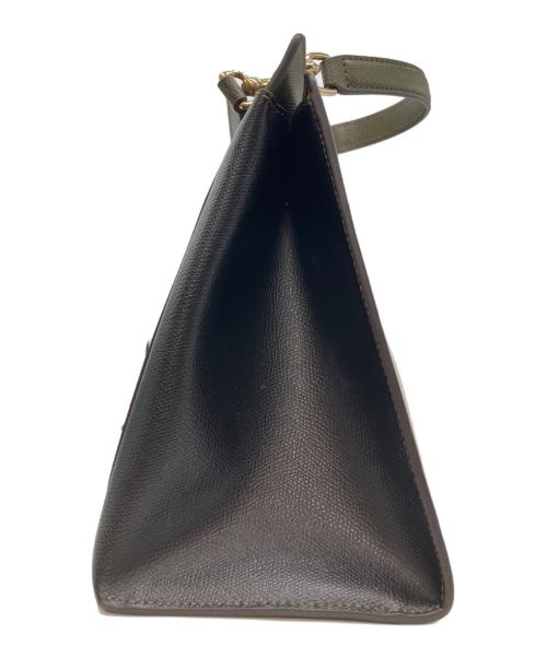 FURLA（フルラ）FURLA (フルラ) 1927 M TOP HANDLE ライトグレー×カーキの古着・服飾アイテム