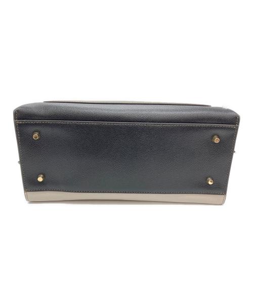 FURLA（フルラ）FURLA (フルラ) 1927 M TOP HANDLE ライトグレー×カーキの古着・服飾アイテム