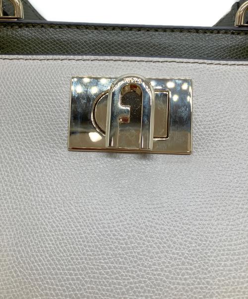FURLA（フルラ）FURLA (フルラ) 1927 M TOP HANDLE ライトグレー×カーキの古着・服飾アイテム