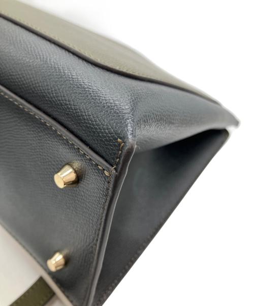 FURLA（フルラ）FURLA (フルラ) 1927 M TOP HANDLE ライトグレー×カーキの古着・服飾アイテム