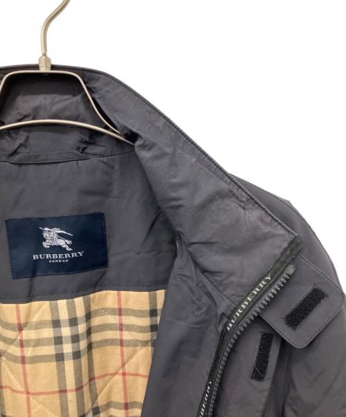 BURBERRY LONDON（バーバリーロンドン）BURBERRY LONDON (バーバリーロンドン) スタンドカラーナイロンジャケット グレー サイズ:不明の古着・服飾アイテム