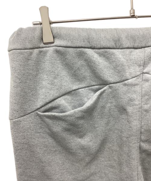 muta MARINE（ムータマリン）muta MARINE (ムータマリン) ACANTHUS (アカンサス) ステンシル スウェット イージーパンツ グレー サイズ:7の古着・服飾アイテム