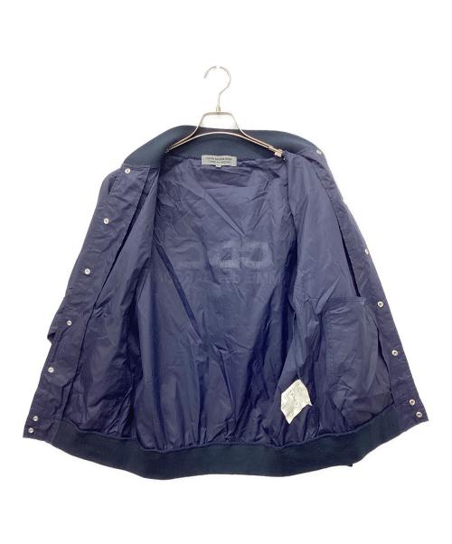 GOOD DESIGN SHOP COMME des GARCONS（グッドデザインショップ コムデギャルソン）GOOD DESIGN SHOP COMME des GARCONS (グッドデザインショップ コムデギャルソン) バックロゴスタジアムジャケット ネイビー サイズ:Lの古着・服飾アイテム