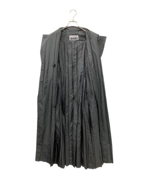 ISSEY MIYAKE FETE（イッセイミヤケフェット）ISSEY MIYAKE FETE (イッセイミヤケフェット) プリーツ皺加工ベルテッドトレンチコート オリーブ サイズ:不明の古着・服飾アイテム