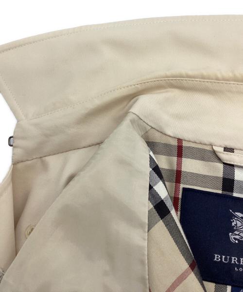 BURBERRY LONDON（バーバリーロンドン）BURBERRY LONDON (バーバリーロンドン) ショートトレンチコート ホワイト サイズ:40の古着・服飾アイテム