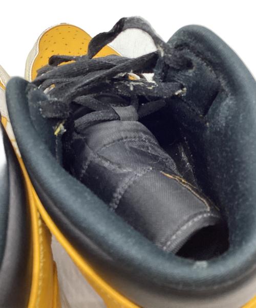 NIKE（ナイキ）NIKE (ナイキ) エアジョーダン 1 ミッド ユニバーシティゴールド イエロー×ホワイト サイズ:27.5の古着・服飾アイテム