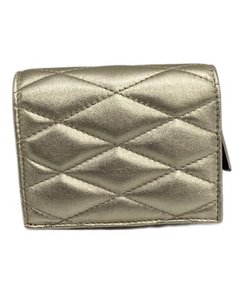 JIMMY CHOO（ジミーチュウ）JIMMY CHOO (ジミーチュウ) FARONE　キルティングメタリック2つ折り財布 ゴールドの古着・服飾アイテム
