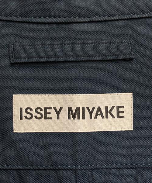 ISSEY MIYAKE（イッセイミヤケ）ISSEY MIYAKE (イッセイミヤケ) 2WAYスタンドカラージャケットコート ブルー サイズ:2の古着・服飾アイテム