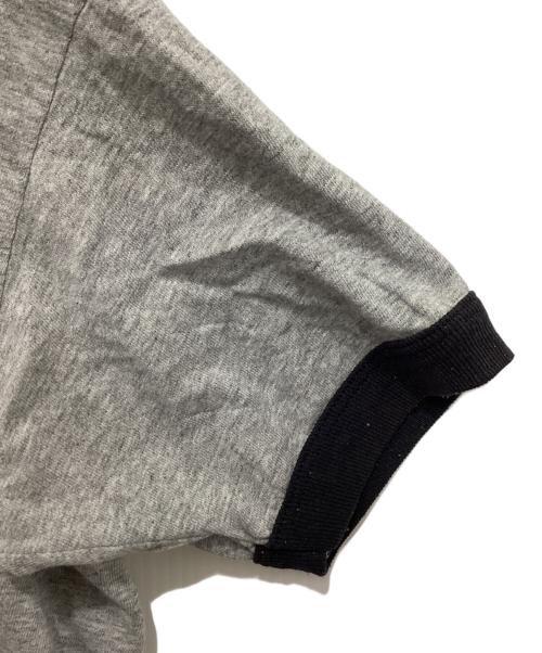 jim&lany（ジム&ラニ―）jim&lany (ジム&ラニ―) ウィングフットプリントリンガーTシャツ グレー サイズ:Lの古着・服飾アイテム