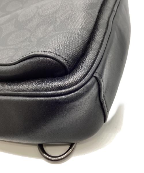 COACH（コーチ）COACH (コーチ) イーサン パック・シグネチャー キャンバス ブラックの古着・服飾アイテム