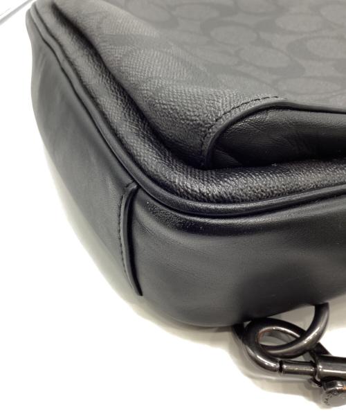 COACH（コーチ）COACH (コーチ) イーサン パック・シグネチャー キャンバス ブラックの古着・服飾アイテム