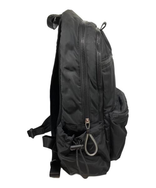 ARMANI EXCHANGE（アルマーニ エクスチェンジ）ARMANI EXCHANGE (アルマーニ エクスチェンジ) A|Xロゴ サイドドロストポケット 多機能バックパック ブラックの古着・服飾アイテム